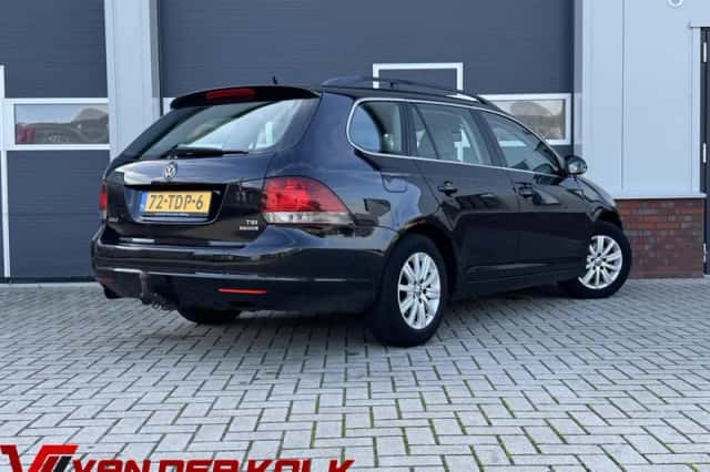 Volkswagen Golf (2012) thumbnail 2