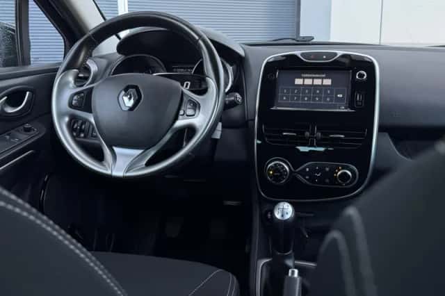 Renault Clio (2016) thumbnail 3