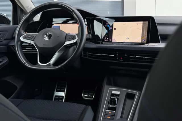 Volkswagen Golf (2021) thumbnail 3