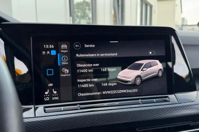 Volkswagen Golf (2021) thumbnail 4
