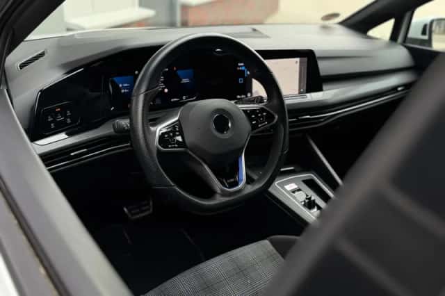 Volkswagen Golf (2020) thumbnail 3