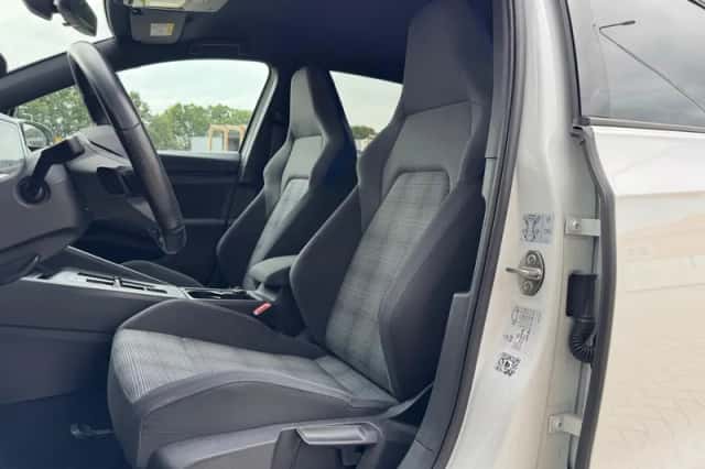 Volkswagen Golf (2020) thumbnail 5