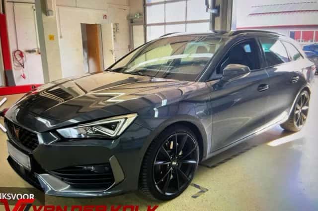 CUPRA Leon (2021) thumbnail 1