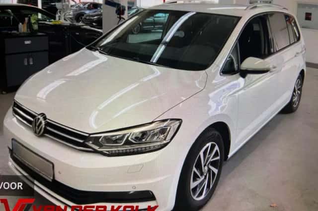 Volkswagen Touran (2018) thumbnail 1