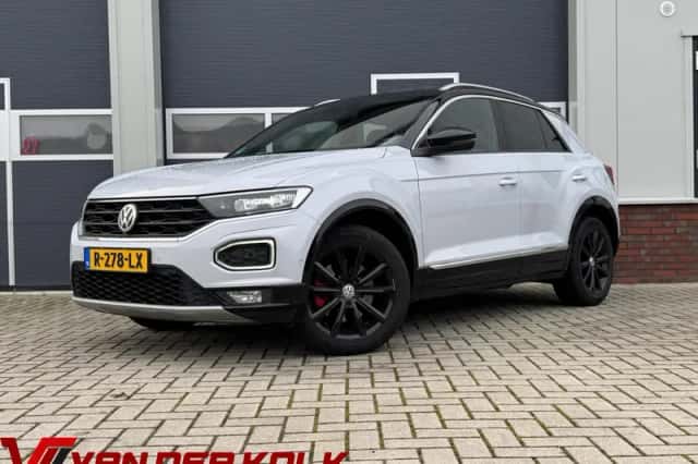 Volkswagen T-Roc (2018) thumbnail 1