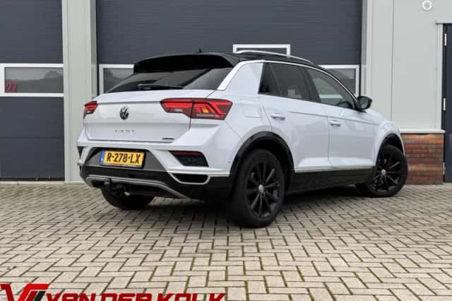 Volkswagen T-Roc (2018) thumbnail 2