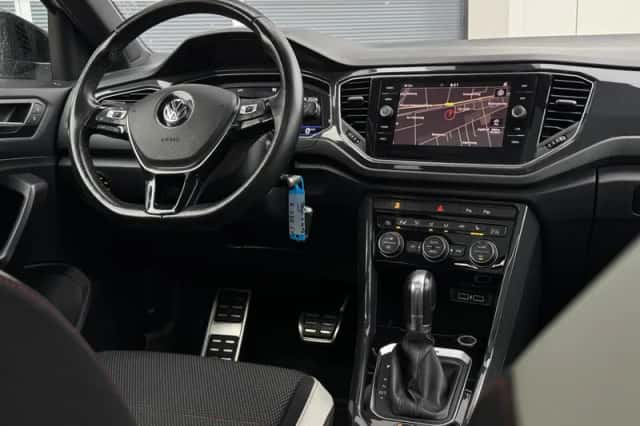 Volkswagen T-Roc (2018) thumbnail 3