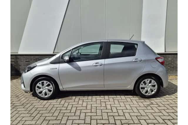 Toyota Yaris (2019) thumbnail 3