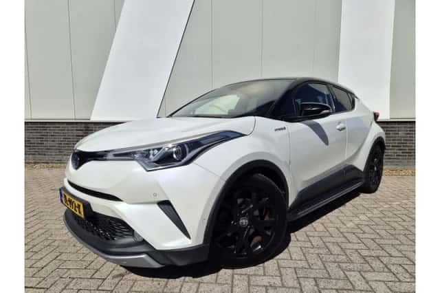 Toyota C-HR (2018) thumbnail 1