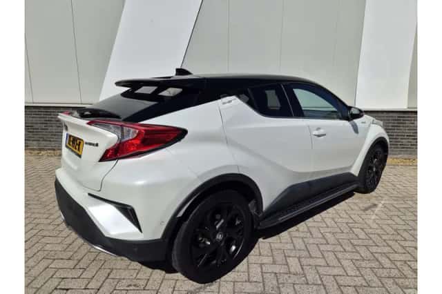 Toyota C-HR (2018) thumbnail 5