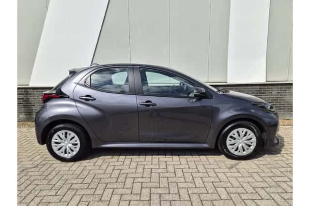 Toyota Yaris (2023) thumbnail 6