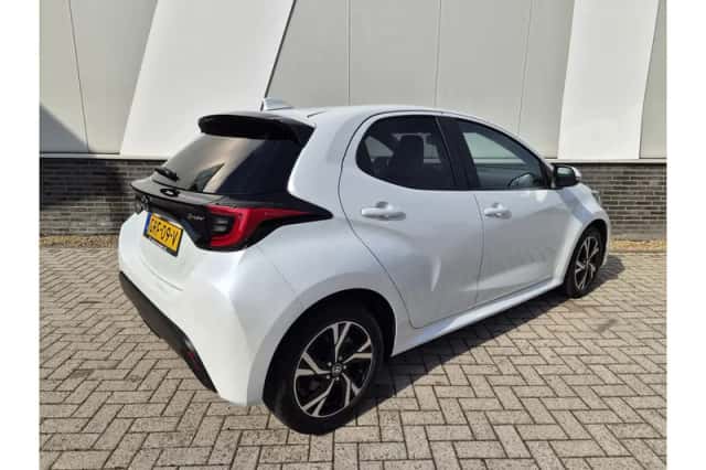Toyota Yaris (2024) thumbnail 4