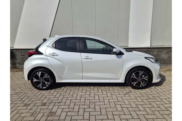 Toyota Yaris (2024) thumbnail 6