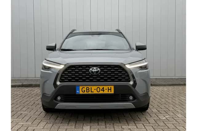 Toyota Corolla Cross (2024) thumbnail 3