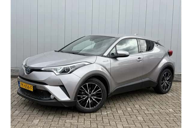 Toyota C-HR (2017) thumbnail 1