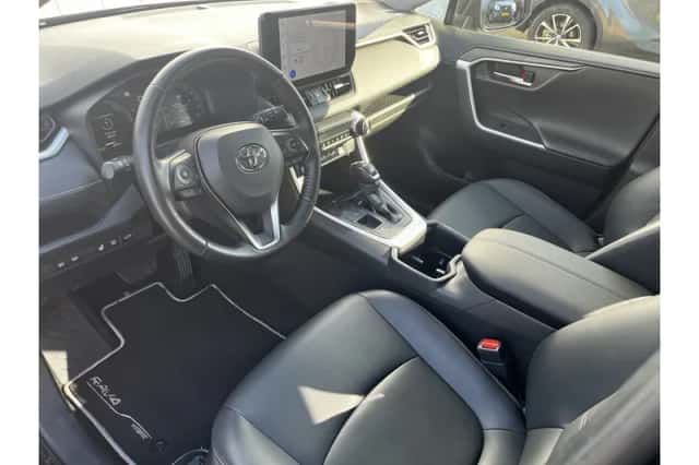 Toyota RAV4 (2025) thumbnail 5
