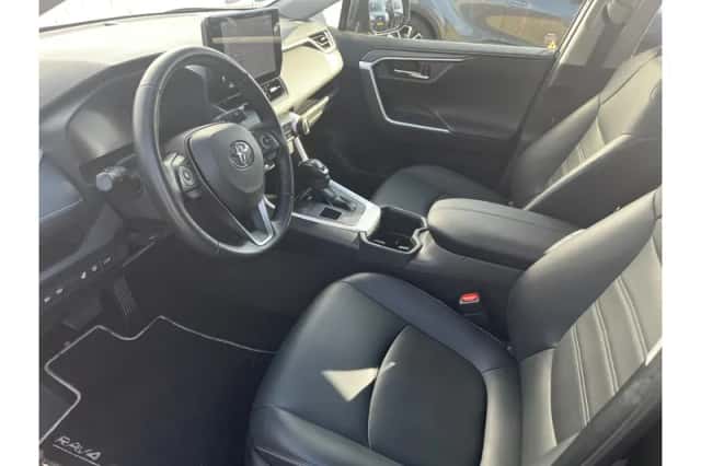 Toyota RAV4 (2025) thumbnail 6