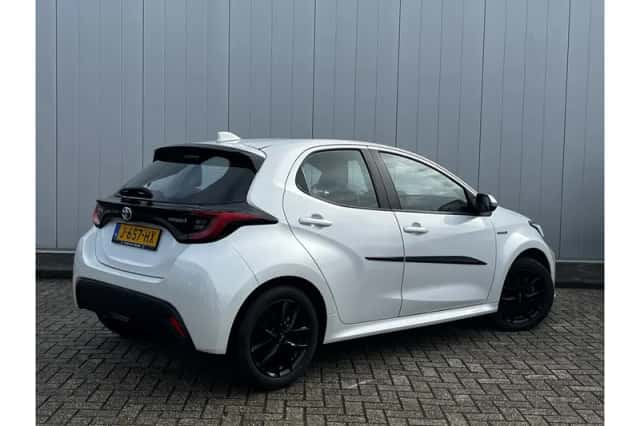 Toyota Yaris (2020) thumbnail 4