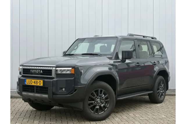 Toyota Land Cruiser (2024) thumbnail 1