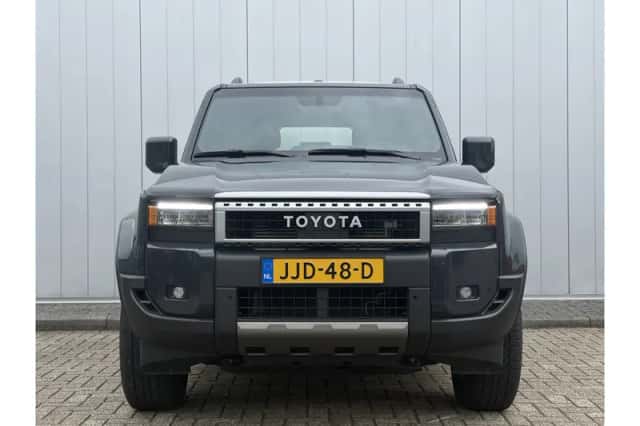 Toyota Land Cruiser (2024) thumbnail 4