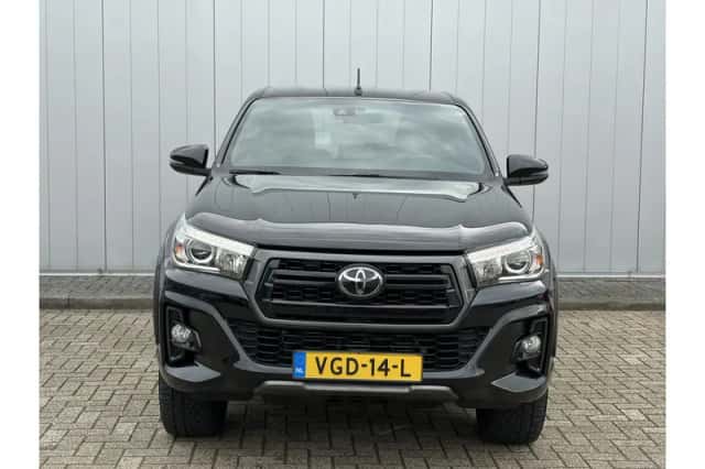Toyota Hilux (2020) thumbnail 3