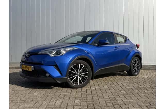 Toyota C-HR (2019) thumbnail 1