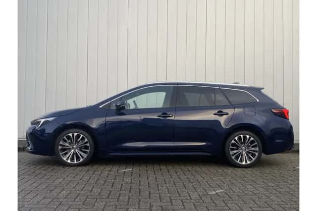 Toyota Corolla (2024) thumbnail 2