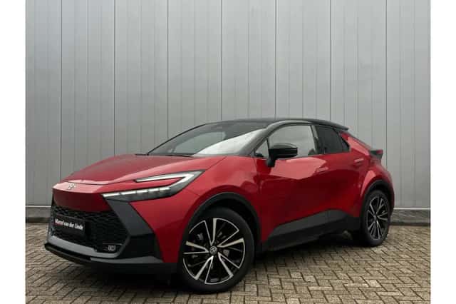 Toyota C-HR (2025) thumbnail 1