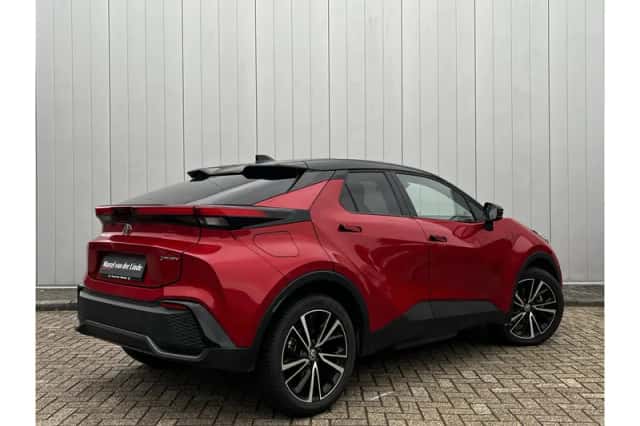Toyota C-HR (2025) thumbnail 4