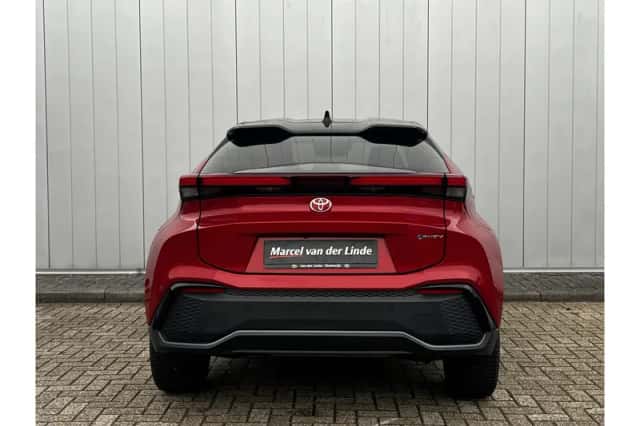 Toyota C-HR (2025) thumbnail 5