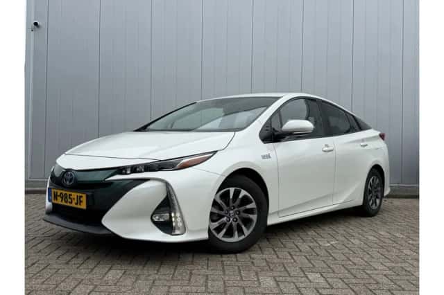 Toyota Prius (2019) thumbnail 1
