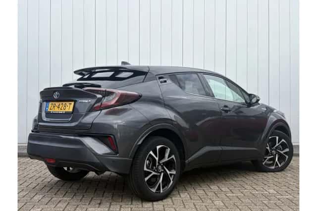 Toyota C-HR (2019) thumbnail 3