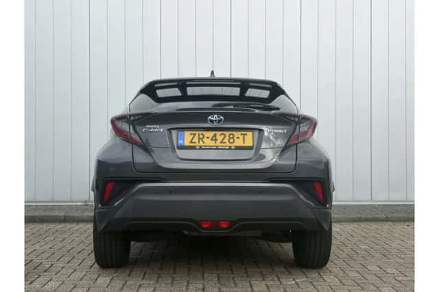 Toyota C-HR (2019) thumbnail 4