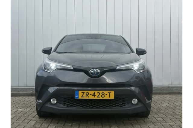 Toyota C-HR (2019) thumbnail 5