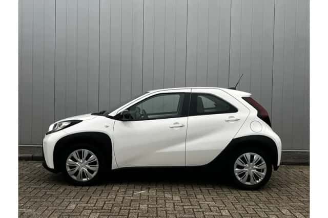 Toyota Aygo X (2024) thumbnail 2