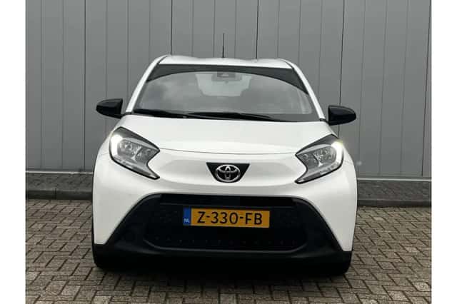 Toyota Aygo X (2024) thumbnail 3