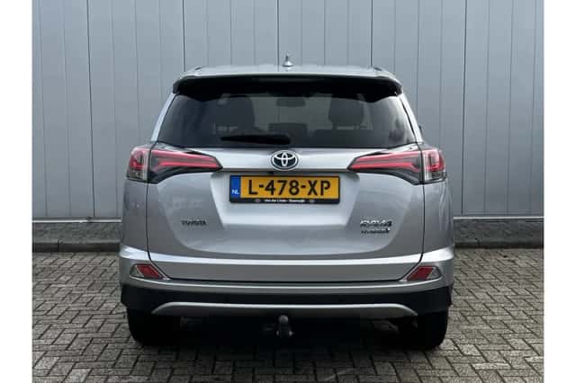 Toyota RAV4 (2018) thumbnail 5