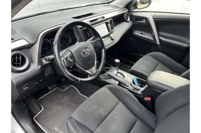 Toyota RAV4 (2018) thumbnail 6