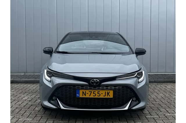 Toyota Corolla (2021) thumbnail 3