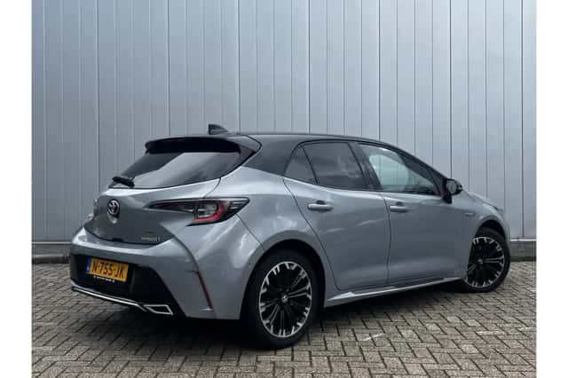 Toyota Corolla (2021) thumbnail 4