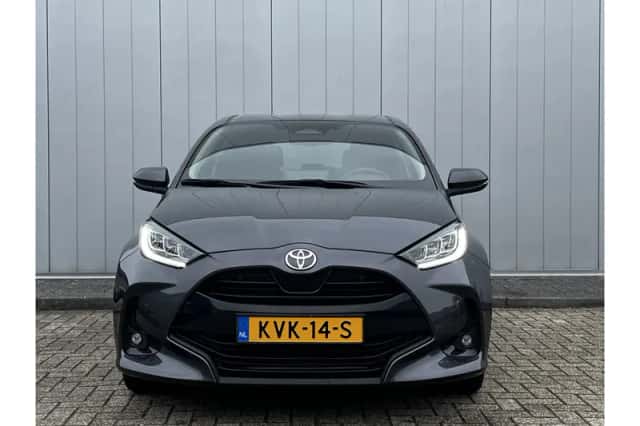 Toyota Yaris (2024) thumbnail 2