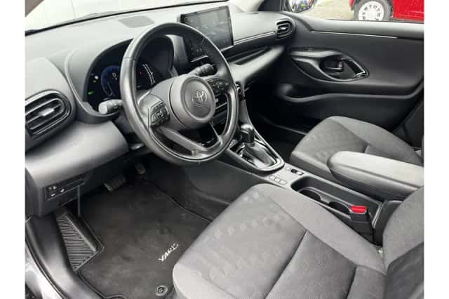 Toyota Yaris (2024) thumbnail 5