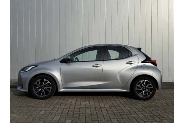 Toyota Yaris (2023) thumbnail 2