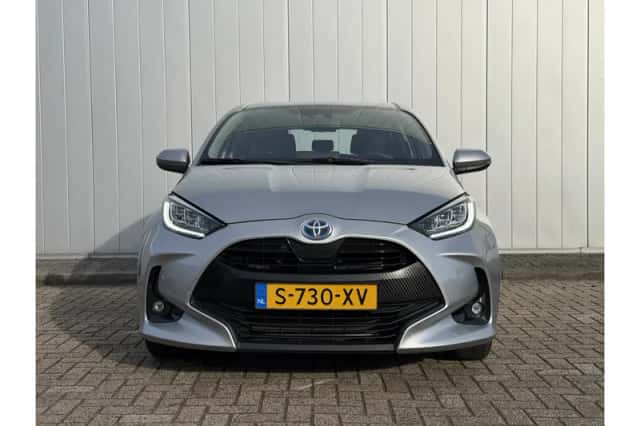 Toyota Yaris (2023) thumbnail 3