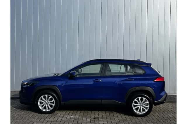 Toyota Corolla Cross (2024) thumbnail 2