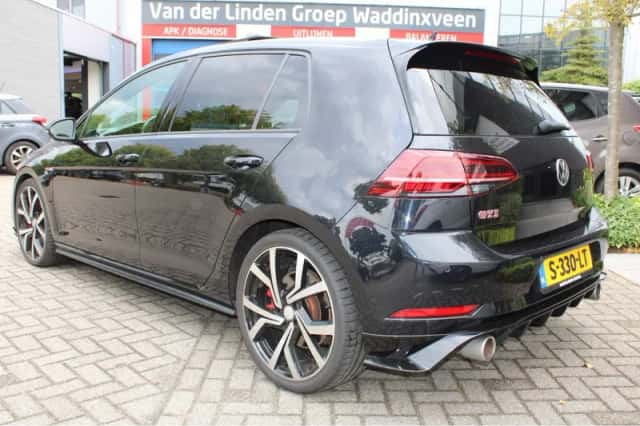 Volkswagen Golf (2017) thumbnail 3