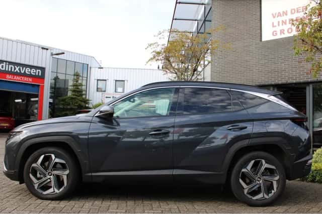 Hyundai Tucson (2021) thumbnail 2