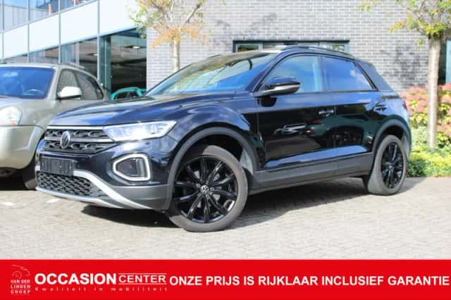 Volkswagen T-Roc (2024) thumbnail 1