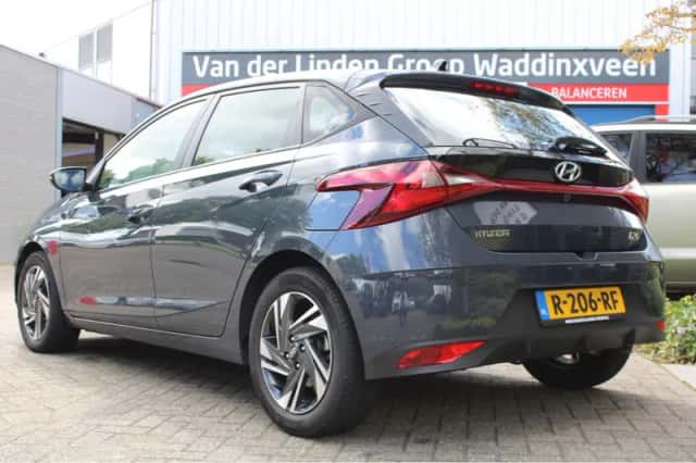 Hyundai i20 (2022) thumbnail 3