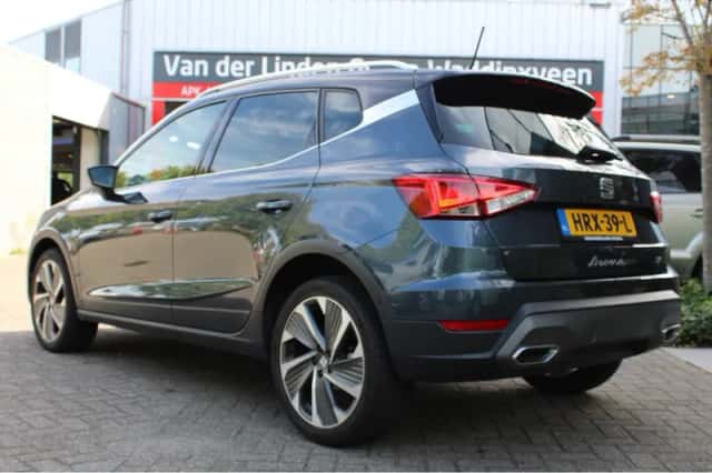 SEAT Arona (2022) thumbnail 3